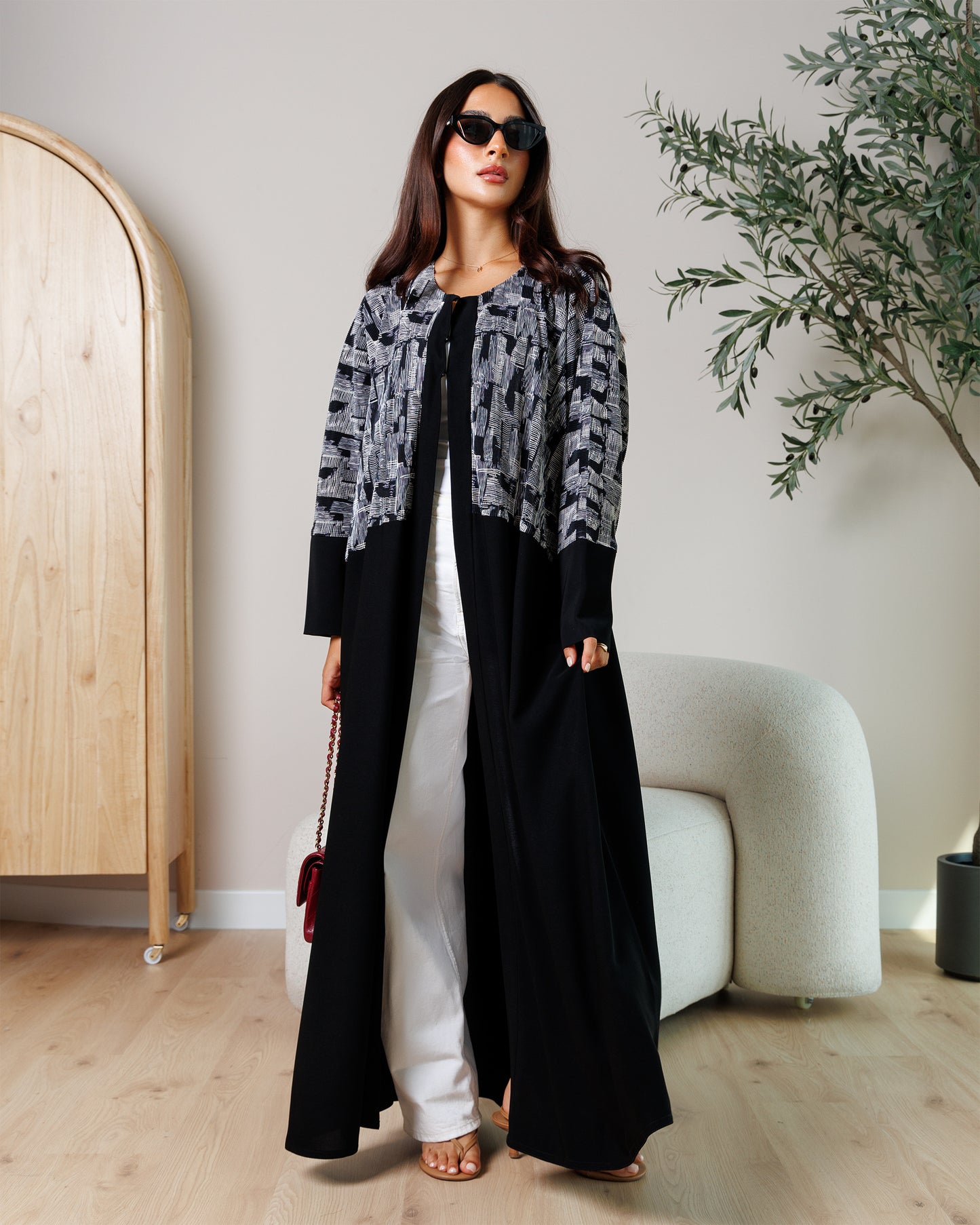noir mosaic open abaya