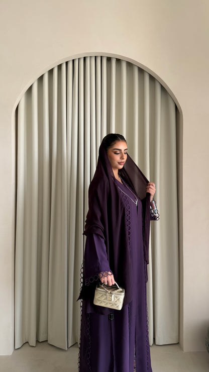 Amethyst Circle-Lace Detailed Abaya