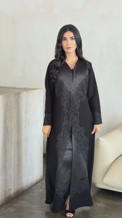 Noir Royale V-Lace Abaya